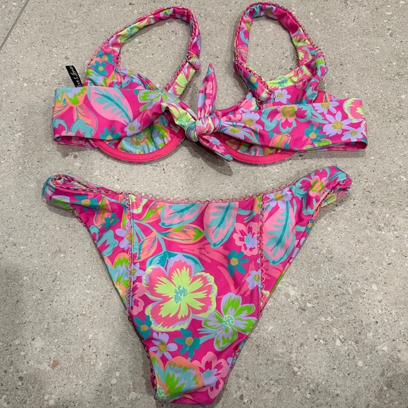 FOR LOVE AND LEMONS LADIES TWO PIECE FLORAL BIKINI SWIMSUIT SIZE LARGE - Picture 2 of 5